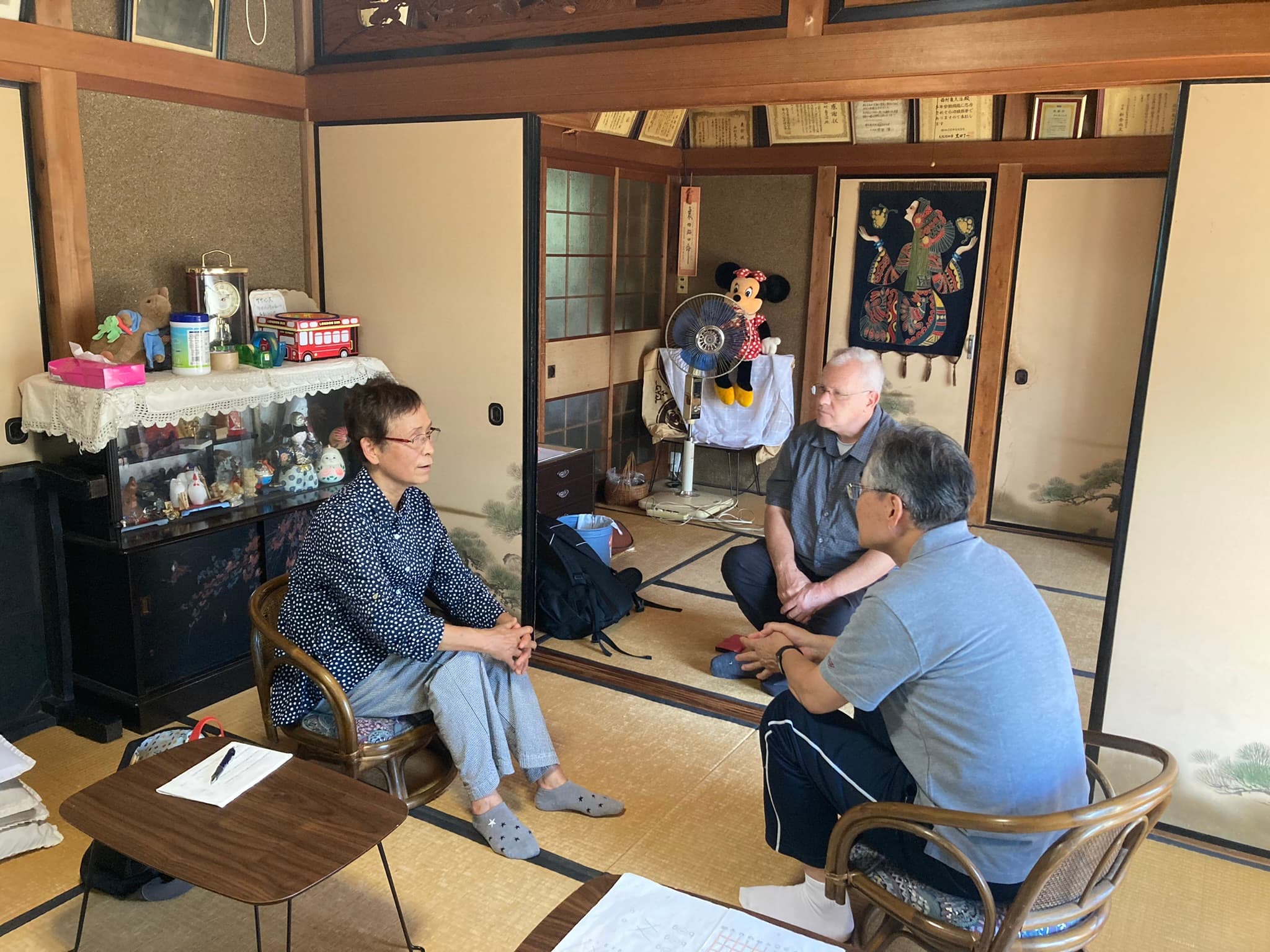 古民家で対話が行われている様子