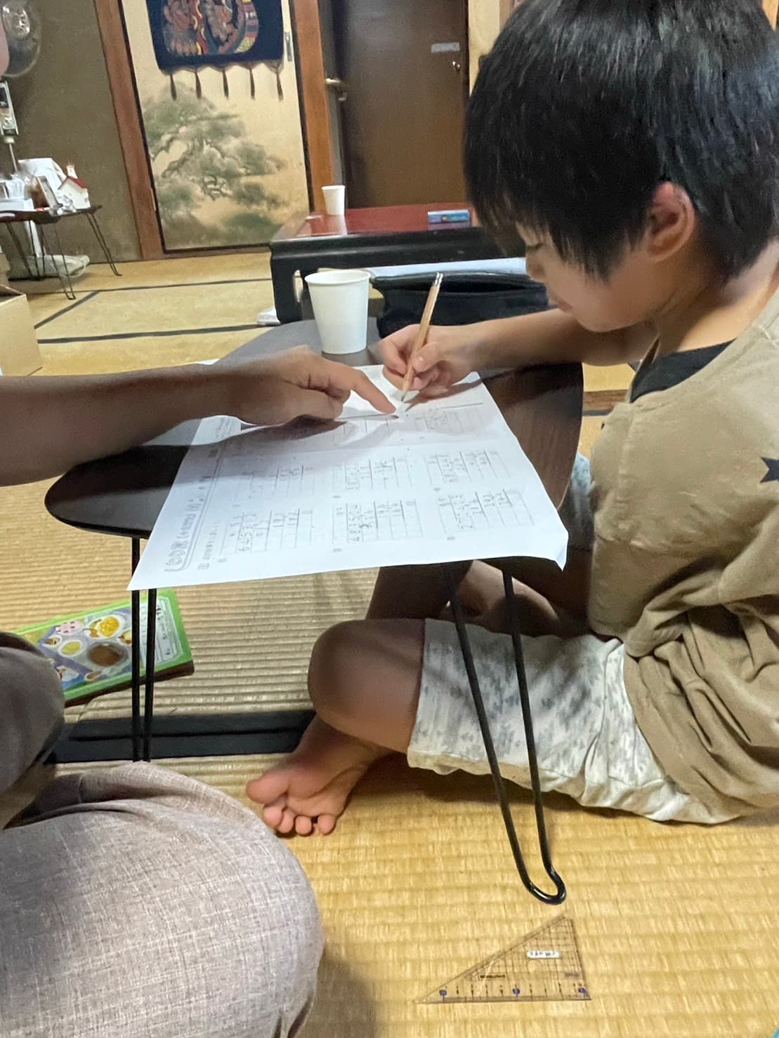 子どもが学ぶ様子